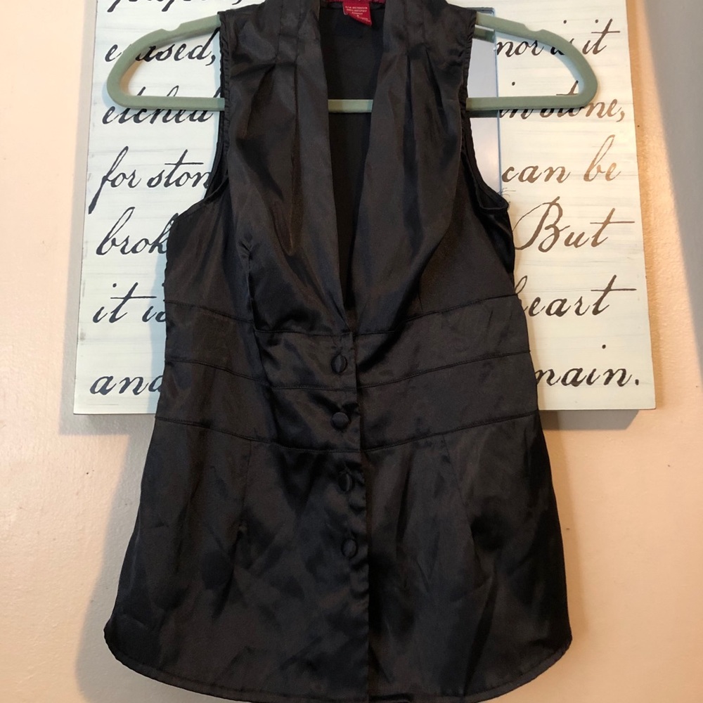 Size Small. Black button up tank